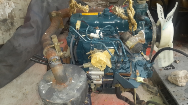 สามสูบ 17.5 แรง