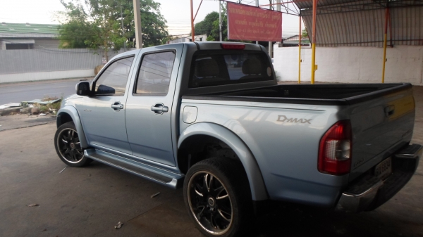 ขาย อีซูซุ ไฮเลนเดอร์ สี่ประตู