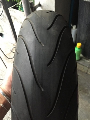 Michelin Pilot  120/70/17 - 160/60/18  ดอกลึก ๆ สวย ๆ นิ่ม ๆ ไม่มีรอยป่ะ