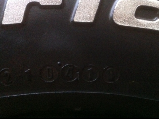 ยาง Mud BF goodrich KM2 265 75 16 สภาพดี