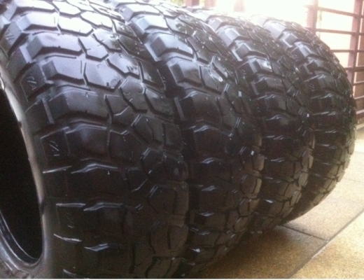 ยาง Mud BF goodrich KM2 265 75 16 สภาพดี