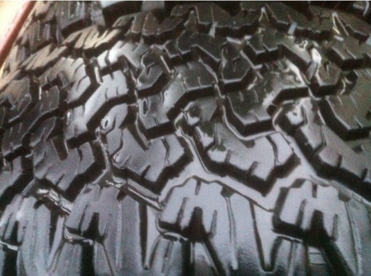 ยาง BF goodrich 265 65 17 ปลายปี12 ดอกติดหนวดทุกเส้น