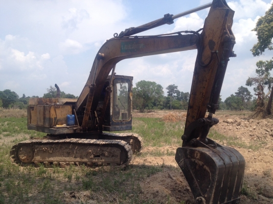 ขายแม็คโคร KOMATSU 120 HT สภาพพร้อมใช้งาน เครื่องดีปั้มพึ่งเปลี่ยนใหม่ โซ่ช่วงล่างดี เอวแน่นทำงานไม่โหลด เอกสารสัญญาซื้อขาย