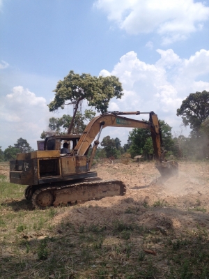 ขายแม็คโคร KOMATSU 120 HT สภาพพร้อมใช้งาน เครื่องดีปั้มพึ่งเปลี่ยนใหม่ โซ่ช่วงล่างดี เอวแน่นทำงานไม่โหลด เอกสารสัญญาซื้อขาย