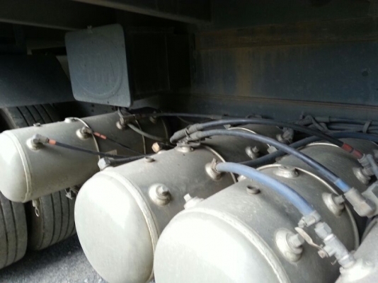 รถอีซูซุ 10 ล้อดั้ม FXZ 360 แรงม้า ปี 54.  ( รถวิ่ง 2xx,xxx กว่า กม. )     สนใจติดต่อ   081 - 6079515