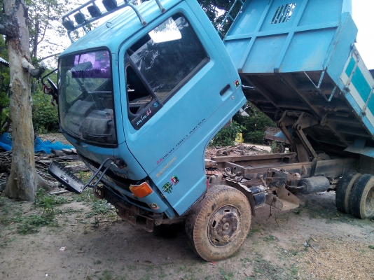 ขาย 6ล้อ ISUZU NKR 110แรง ดั้มสภาพพร้อมใช้งาน เอกสารเล่มทะเบียนพร้อมโอน