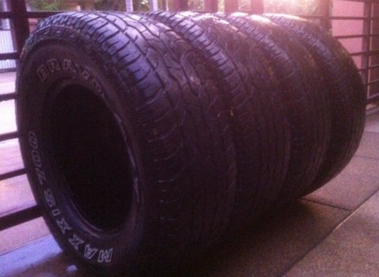 ยาง Maxxis 265 70 16 สภาพดี ราคาไม่แพง