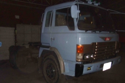 ขาย hino หกล้อหัวลากสีฟ้า เครื่อง 10สูบ 415แรง