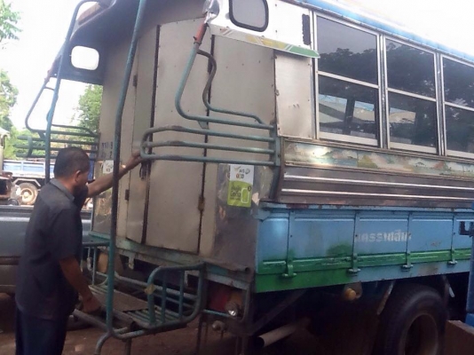 ขายครับ ราคาวันนี้พร้อมจบ185000 บาท รถโดยสาร ks115  หลังคากระจก  ยาว5 เมตร  พร้อมใช้งาน  ราคาเบาๆๆ  สนใจรีบจับจองครับ