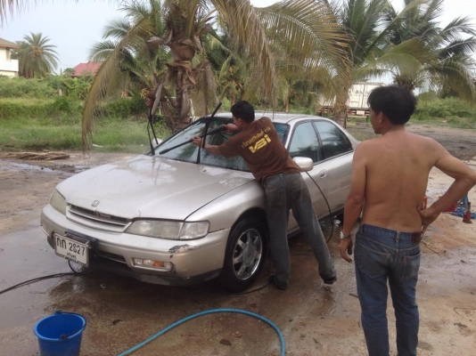 ขายครับรถเก๋ง  แอกคอด ท้ายเบน  เครื่องเดิม 2000  ใช้น้ำมัน ตลอด   ไม่เคยติดแก๊ส