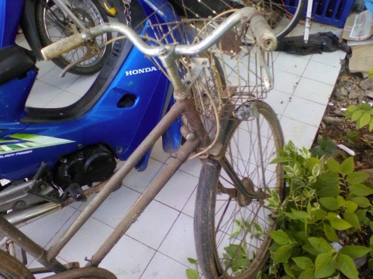 ขออนุญาติขายจักรยานคาสสลิก สภาพยังไม่ได้ล้าง ขี้ได้ราคาถูก ขออนุญาติขายจักรยานคาสสลิก สภาพยังไม่ได้ล้าง ขี้ได้ราคาถูก