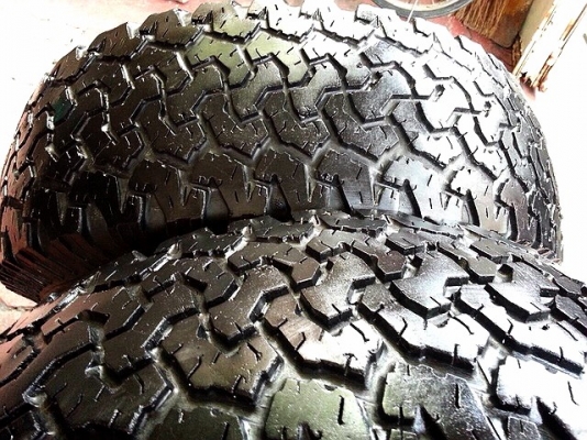 ขายยาง BF ALL 31 ขอบ 15 พร้อมล้อ มี 1 คู่ ขายยาง BF ALL 31 ขอบ 15 พร้อมล้อ มี 1 คู่