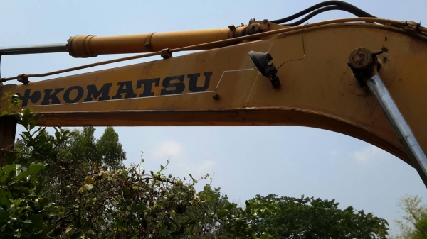 รถแม๊คโค  โคมัสสุ 120-5สภาพดี พร้อมใช้งาน  ไม่มีเอกสาร