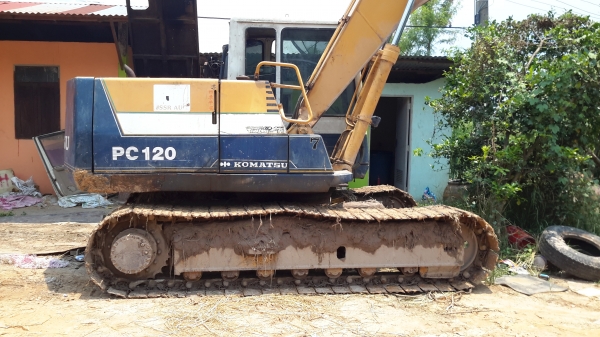 รถแม๊คโค  โคมัสสุ 120-5สภาพดี พร้อมใช้งาน  ไม่มีเอกสาร