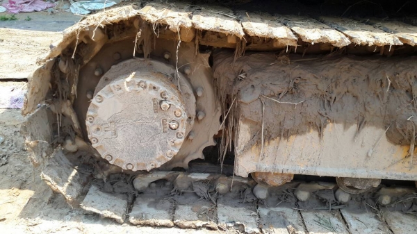 รถแม๊คโค  โคมัสสุ 120-5สภาพดี พร้อมใช้งาน  ไม่มีเอกสาร