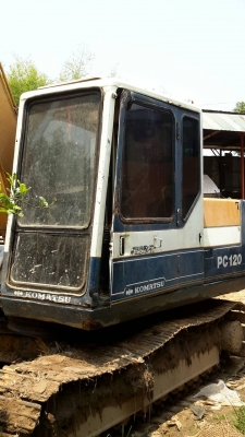 รถแม๊คโค  โคมัสสุ 120-5สภาพดี พร้อมใช้งาน  ไม่มีเอกสาร