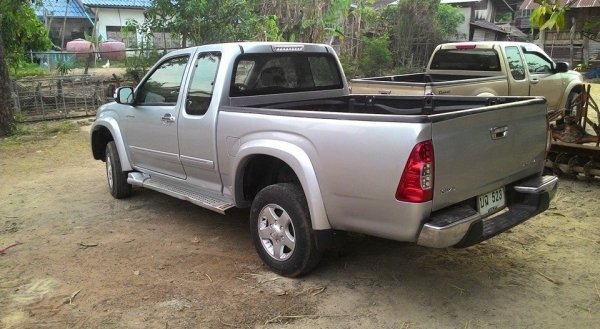 ดาวน์10000ออกรถได้เลยไม่มีค่าใช้จ่ายใดๆอิซูุปี52 แฟทตินั้มรถครูครับอยากขายจัดไฟแนนชเต็ม