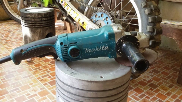 ขาย เครื่องเจียร์ ( ลูกหมู )  7 นิ้ว  ( ชาติ ลำพูน )