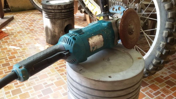 ขาย เครื่องเจียร์ ( ลูกหมู )  7 นิ้ว  ( ชาติ ลำพูน )