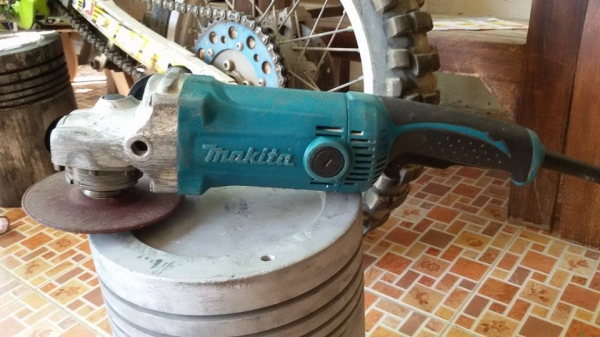 ขาย เครื่องเจียร์ ( ลูกหมู )  7 นิ้ว  ( ชาติ ลำพูน )