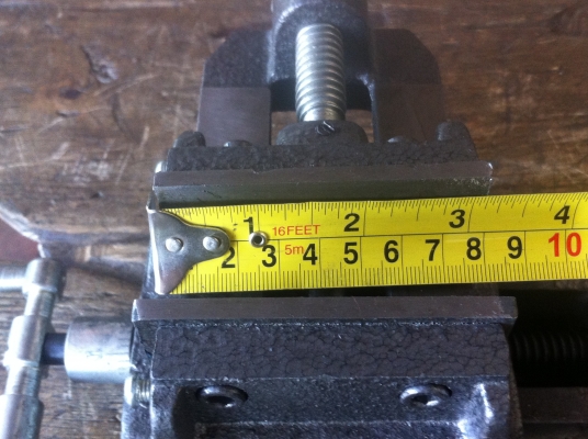 ปากกาจับชิ้นงาน 3 นิ้ว แบบมีแท่นเลื่อนได้สองแกน X และ Y ด้วยมือหมุน