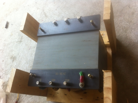 หม้อแปลงไฟขนาดใหญ่จาก 220 V. เป็น 100-110 V.หรือจาก 100-110 V เป็น. 220 V. จากญี่ปุ่นขนาด 50 A.