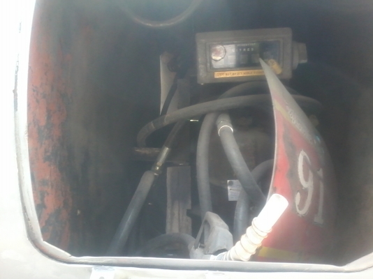 ขายด่วนครับ ถังน้ำมัน 9000 ลิตร พร้อมหัวจ่าย สภาพพร้อมใช้งาน พ่นสีรองพื้นไว้ครับ