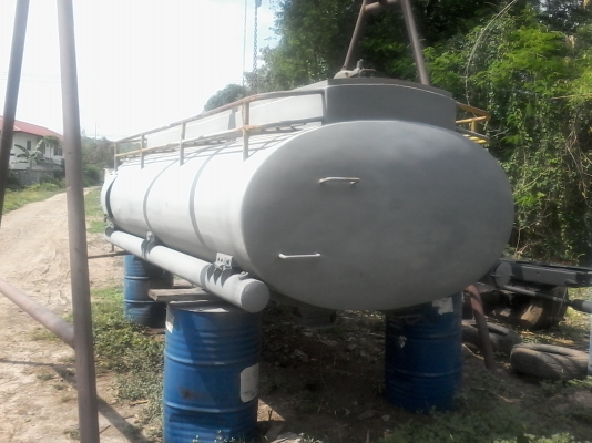 ขายด่วนครับ ถังน้ำมัน 9000 ลิตร พร้อมหัวจ่าย สภาพพร้อมใช้งาน พ่นสีรองพื้นไว้ครับ
