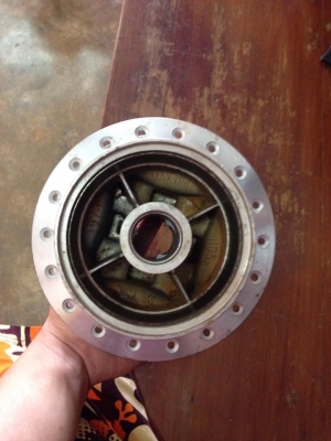 ขาย ดุมหน้า y80 กับ ดุมหลัง cg110  คับ