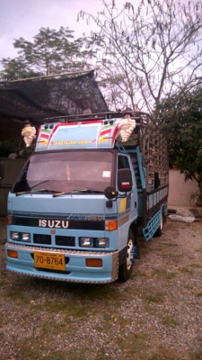 ขายด่วน Isuzu NKR 110 ใช้งานดีเยี่ยม