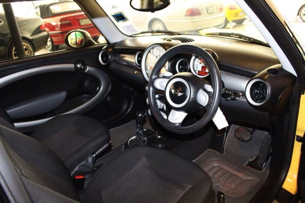 ขาย MINI COOPER R56 ปี 2008 ออกศูนย์ millennium auto ตัวครอบกระจก มือเปิด กระจกมองข้าง ล้อกล้วยแท้ ของ JOHN COOPER WORKS สีเหลืองแท้ออกห้าง สีเดิมทั้งคัน สภาพสวยสุด ขายเพียง 959,000 บาท จัดไฟแนทซ์ได้ ดาวน์ต่ำเริ่มต้น 10\% พร้อมเซอร์วิทย์ฟรีทุกกรณี มาตราฐาน ขาย MINI COOPER R56 ปี 2008 ออกศูนย์ millennium auto ตัวครอบกระจก มือเปิด กระจกมองข้าง ล้อกล้วยแท้ ของ JOHN COOPER WORKS สีเหลืองแท้ออกห้าง สีเดิมทั้งคัน สภาพสวยสุด ขายเพียง 959,000 บาท จัดไฟแนทซ์ได้ ดาวน์ต่ำเริ่มต้น 10\% พร้อมเซอร์วิทย์ฟรีทุกกรณี มาตราฐาน
