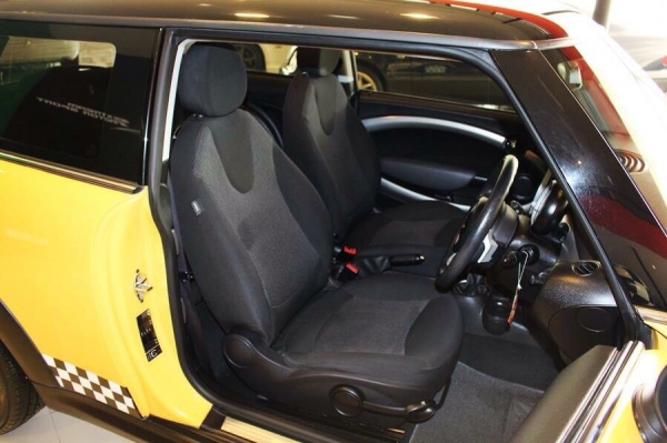 ขาย MINI COOPER R56 ปี 2008 ออกศูนย์ millennium auto ตัวครอบกระจก มือเปิด กระจกมองข้าง ล้อกล้วยแท้ ของ JOHN COOPER WORKS สีเหลืองแท้ออกห้าง สีเดิมทั้งคัน สภาพสวยสุด ขายเพียง 959,000 บาท จัดไฟแนทซ์ได้ ดาวน์ต่ำเริ่มต้น 10\% พร้อมเซอร์วิทย์ฟรีทุกกรณี มาตราฐาน ขาย MINI COOPER R56 ปี 2008 ออกศูนย์ millennium auto ตัวครอบกระจก มือเปิด กระจกมองข้าง ล้อกล้วยแท้ ของ JOHN COOPER WORKS สีเหลืองแท้ออกห้าง สีเดิมทั้งคัน สภาพสวยสุด ขายเพียง 959,000 บาท จัดไฟแนทซ์ได้ ดาวน์ต่ำเริ่มต้น 10\% พร้อมเซอร์วิทย์ฟรีทุกกรณี มาตราฐาน