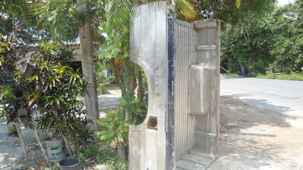 ขายกะบะเลสตามสภาพไม่มีฝาท้ายครับ  ของบิ๊กเอ็ม