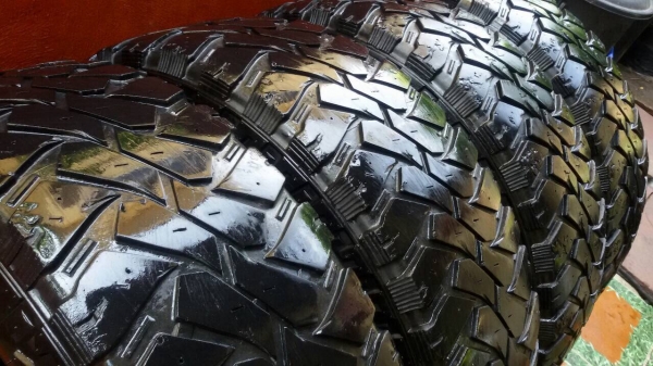 ขายยาง mud maxxis 265/75/16 ปี13