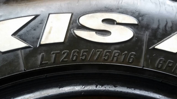 ขายยาง mud maxxis 265/75/16 ปี13