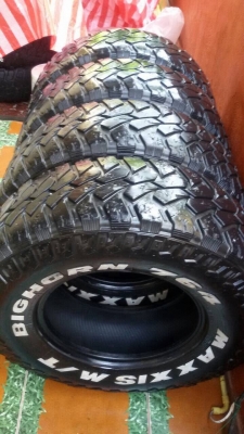 ขายยาง mud maxxis 265/75/16 ปี13