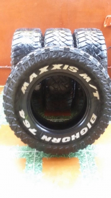 ขายยาง mud maxxis 265/75/16 ปี13