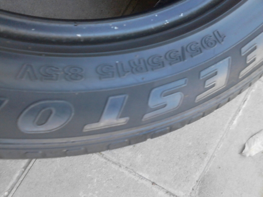 195/55R15 DEESTONE NAKARA มี 2  เส้น tel.081-427-3941