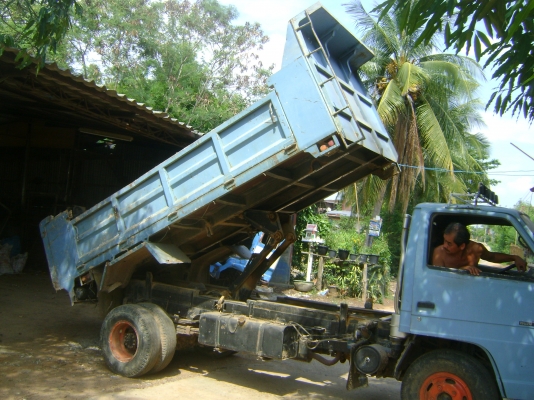 ดั้มพ์ 110 แรง  พร้อมใช้  ราคา  385,000  บาท