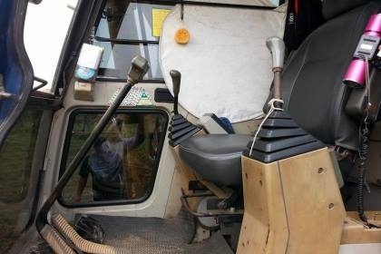 ขายแบคโคKOBELCO 120-3 มาร์คที เครื่องดี ช่วงล่างดี โซ่ดี บูมอาร์มสวย ไม่เยิ้ม ไม่โหลด สภาพพร้อมใช้งาน เอกสารพร้อมโอน สนใจโทร 090-8588220คุณนะ 093-3258446คุณบิวตี้ ID:narong498 หรือwww.truck.in.th/498 หรือfb:ณรงค์ ซื้อขายรถมือสอง(เว็บไซต์ส่วนตัว)