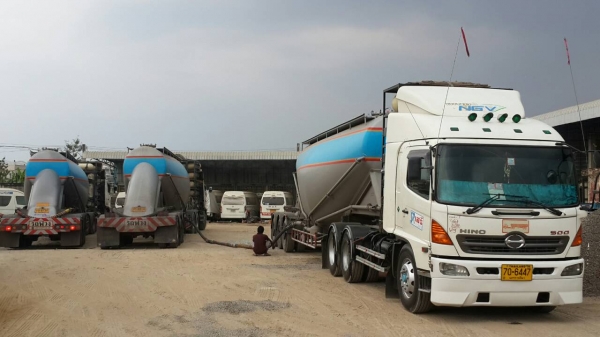 ** จำหน่าย ** ปูนซีเมนต์ผงตรา นกเพชร ช้าง และ ดอกบัว(ภูเขา)