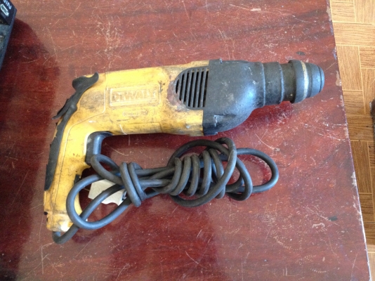 ขาย สว่าน สามระบบ ไฟไม่เข้า เอาไปซ่อมหรือทำอะไหล่