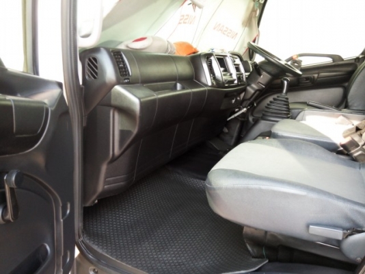 ขายรถบรรทุกติดเครนUNIC-UCAN360