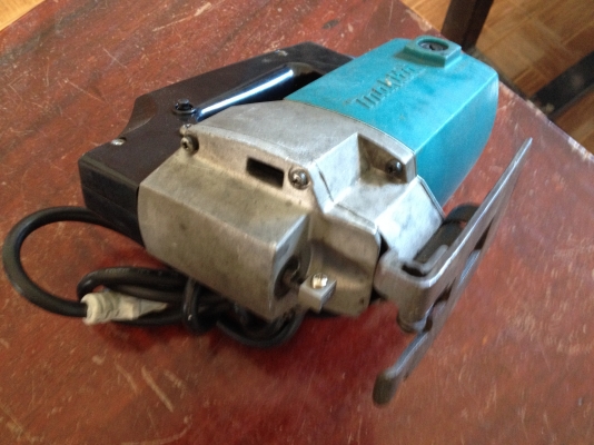 ขาย เลื่อยจิ๊กซอ ปรับรอบได้ มากิต้า แท้ญี่ปุ่น ใช้งานดีครับ 2400 ขาย เลื่อยจิ๊กซอ ปรับรอบได้ มากิต้า แท้ญี่ปุ่น ใช้งานดีครับ 2400