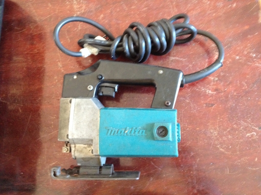 ขาย เลื่อยจิ๊กซอ ปรับรอบได้ มากิต้า แท้ญี่ปุ่น ใช้งานดีครับ 2400 ขาย เลื่อยจิ๊กซอ ปรับรอบได้ มากิต้า แท้ญี่ปุ่น ใช้งานดีครับ 2400