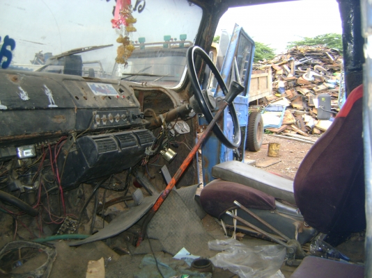 ดั้มพ์ 165 แรง  ฟูโช่  ตามภาพ  ราคา  270,000  บาท