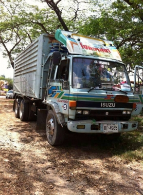 อีซูซุบรรทุก 10 ล้อ มีดั้มพ์ 175 แรง เครื่องเปลี่ยนแล้ว