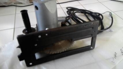 เลื่อยวงเดือน 10 นิ้ว makita รุ่น 5201N (1,450w.) ใช้สำหรับตัดไม้ มือสองสภาพใหม่มาก ปรับราคาเหลือ6.500บาท