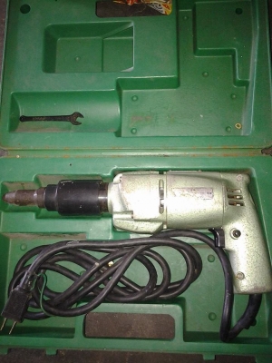 ปืนยิงรีเวทไฟฟ้า  ฮิตาชิ