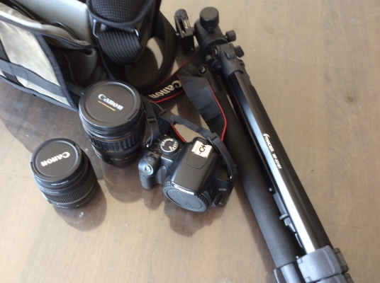 ขายกล้องถ่ายรูป canon EOS 450D พร้อมอุปกรณ์หลายอย่าง ขายกล้องถ่ายรูป canon EOS 450D พร้อมอุปกรณ์หลายอย่าง